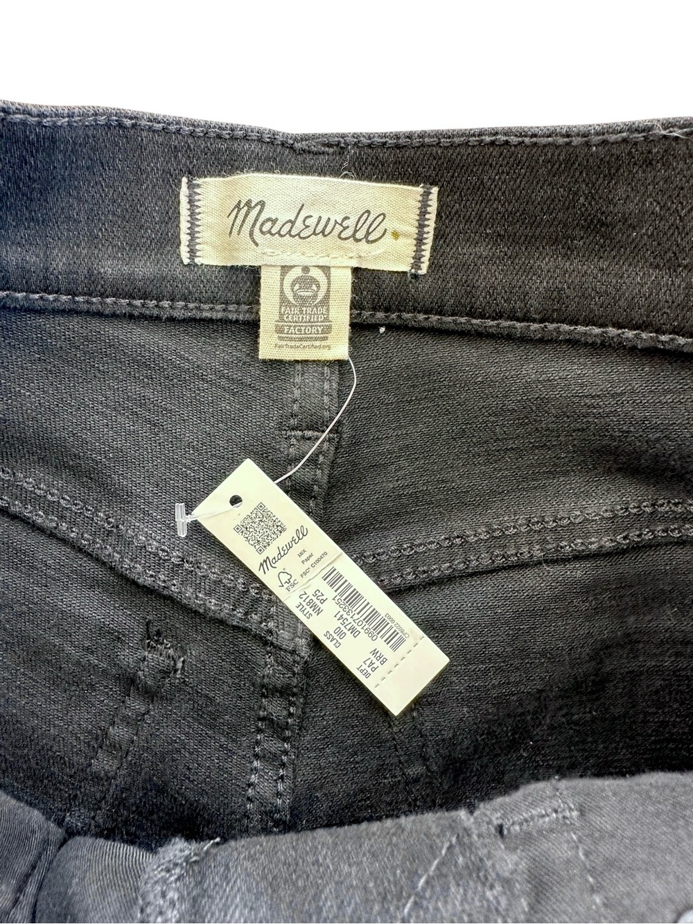 MADEWELL Mid Rise Kick Back Black Petite Jeans - Picture 2 of 5